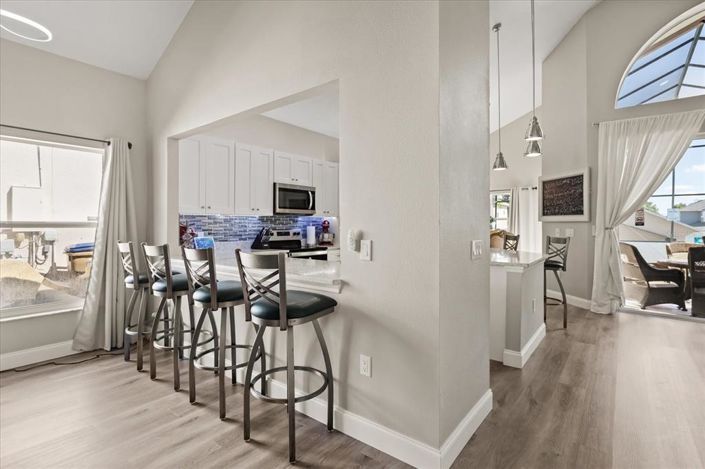 Image No.13-6 Bed Property for sale