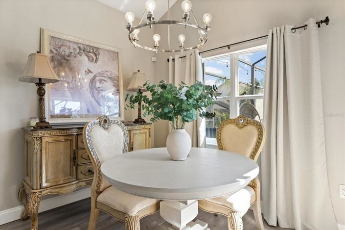 Image No.15-6 Bed Property for sale