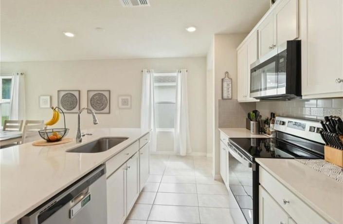 Image No.14-4 Bed Property for sale