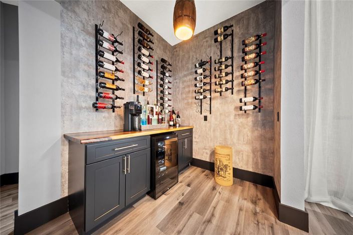 Image No.13-5 Bed Property for sale