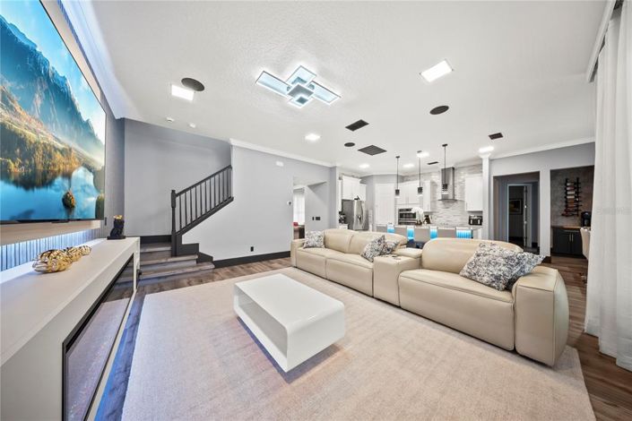 Image No.14-5 Bed Property for sale