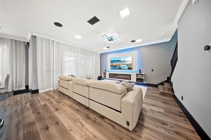 Image No.16-5 Bed Property for sale