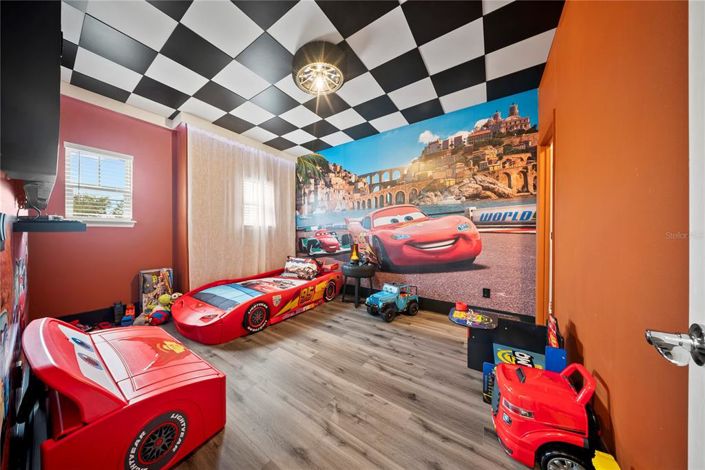 Image No.29-5 Bed Property for sale