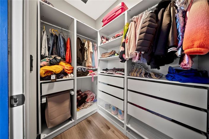 Image No.35-5 Bed Property for sale