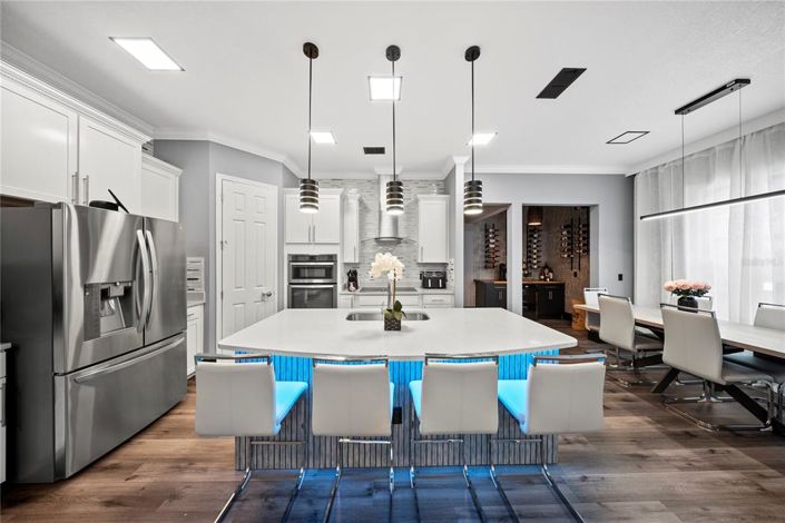 Image No.7-5 Bed Property for sale