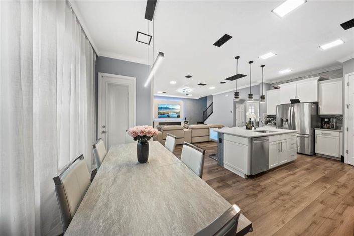 Image No.9-5 Bed Property for sale