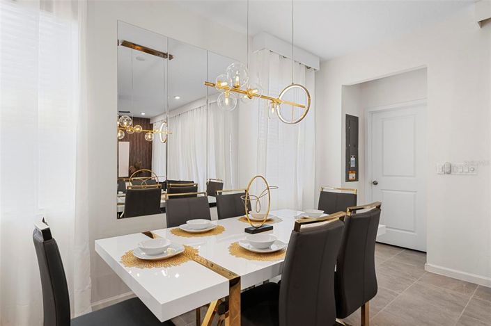 Image No.10-6 Bed Townhouse for sale