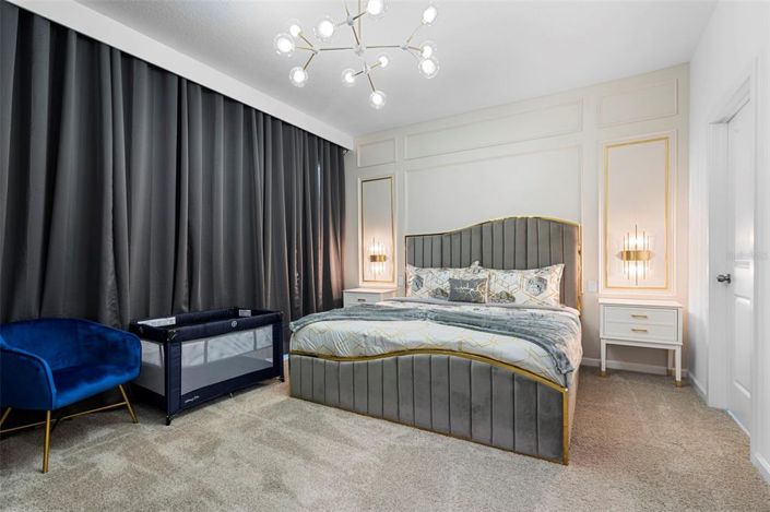 Image No.11-6 Bed Townhouse for sale