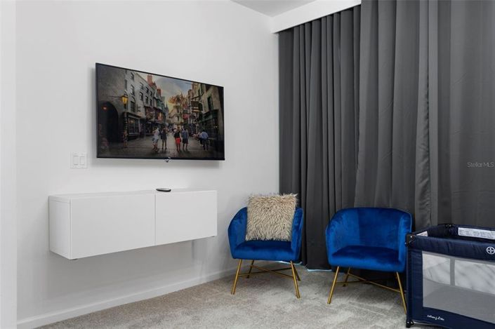 Image No.12-6 Bed Townhouse for sale