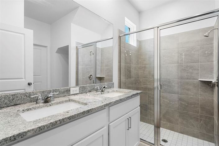 Image No.14-6 Bed Townhouse for sale