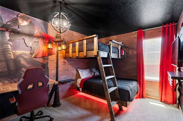 Image No.24-6 Bed Townhouse for sale