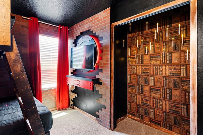 Image No.26-6 Bed Townhouse for sale