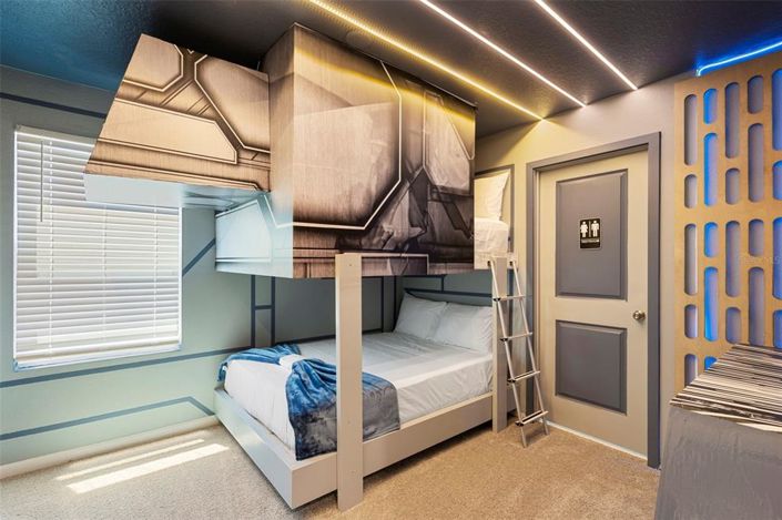 Image No.30-6 Bed Townhouse for sale