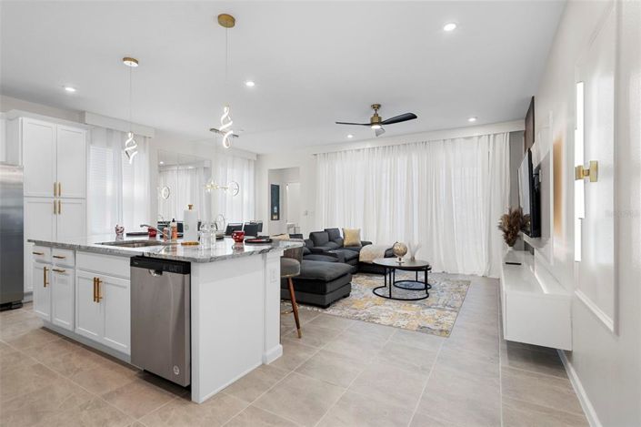 Image No.6-6 Bed Townhouse for sale