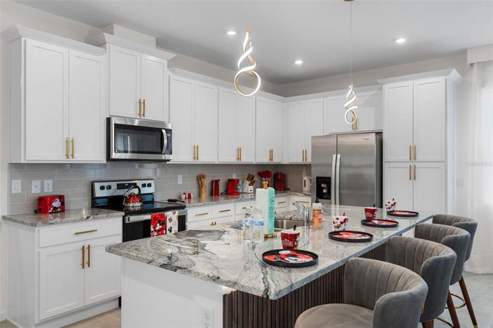 Image No.7-6 Bed Townhouse for sale