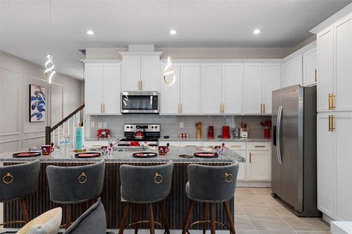 Image No.8-6 Bed Townhouse for sale