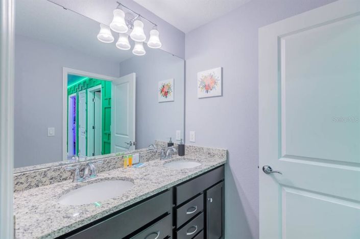 Image No.13-5 Bed Townhouse for sale