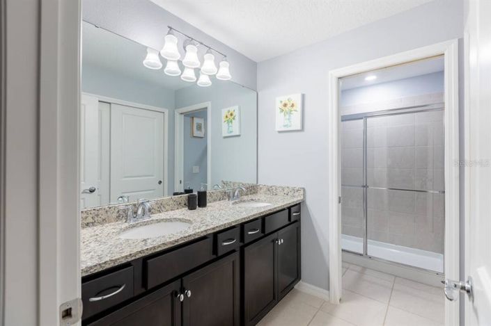 Image No.25-5 Bed Townhouse for sale