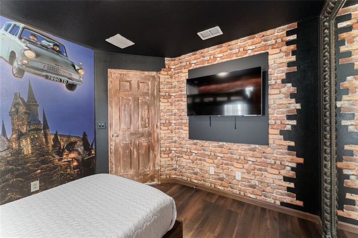 Image No.17-4 Bed Property for sale