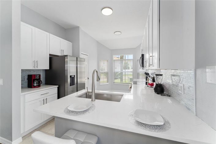 Image No.4-4 Bed Property for sale