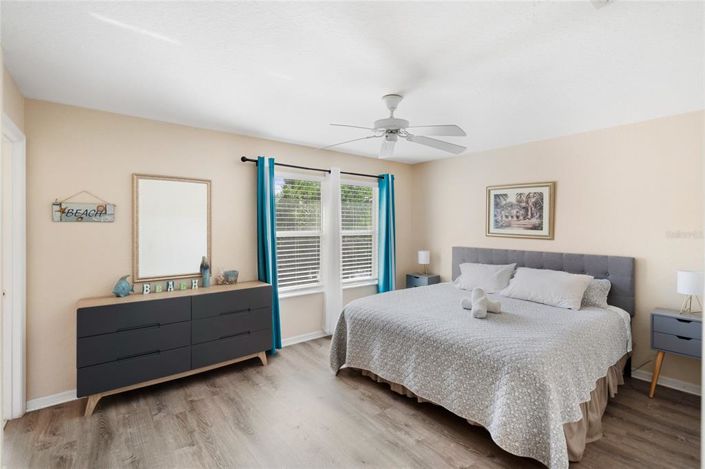 Image No.11-3 Bed Townhouse for sale