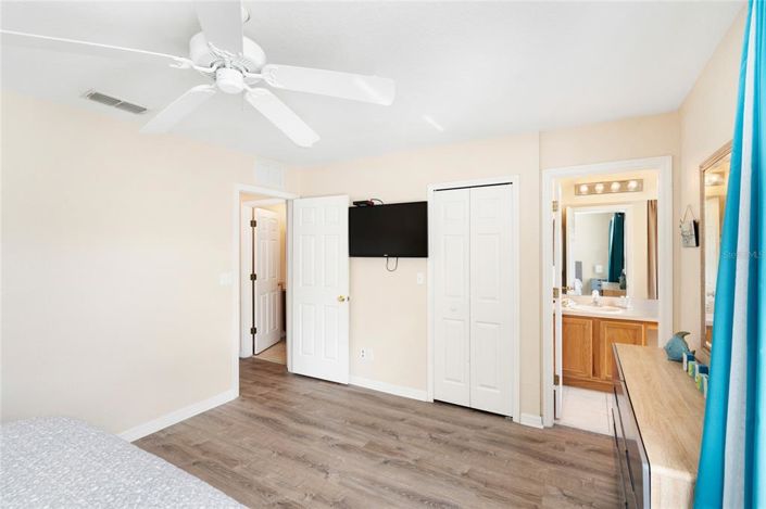 Image No.12-3 Bed Townhouse for sale