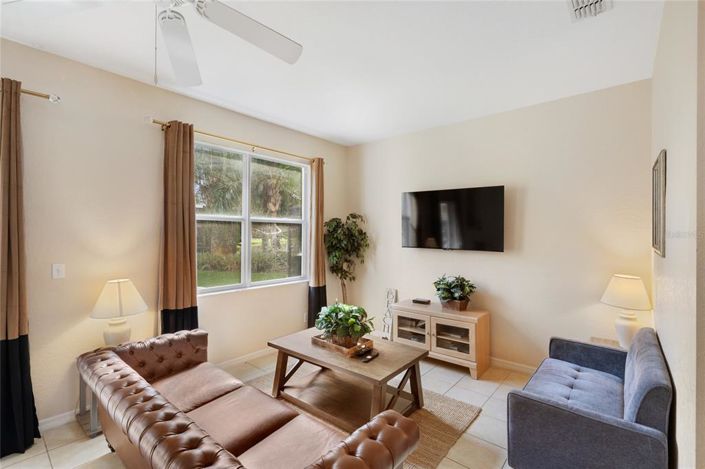 Image No.8-3 Bed Townhouse for sale