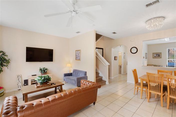 Image No.9-3 Bed Townhouse for sale