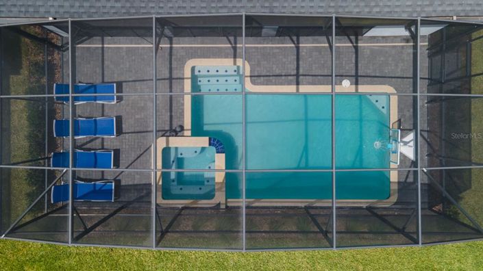 Image No.10-6 Bed Property for sale