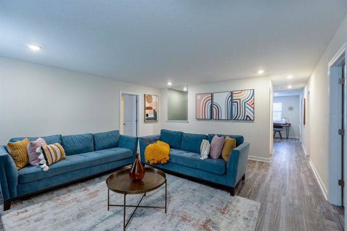 Image No.14-6 Bed Property for sale