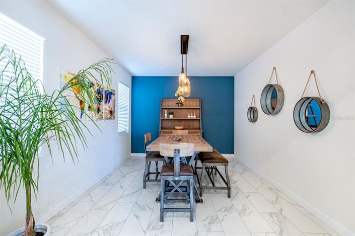 Image No.15-6 Bed Property for sale