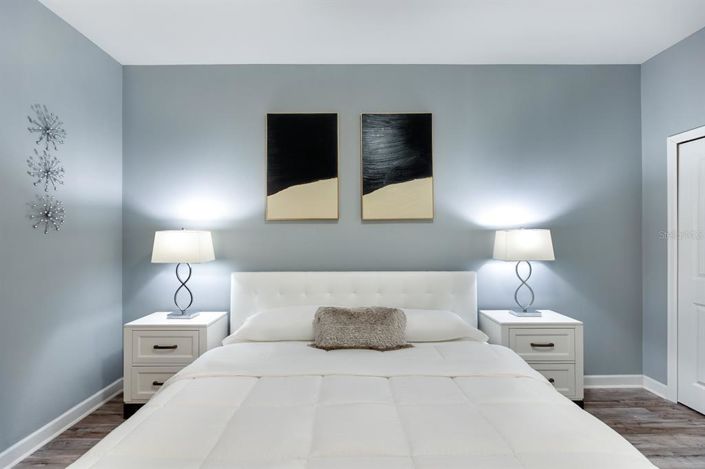 Image No.18-6 Bed Property for sale