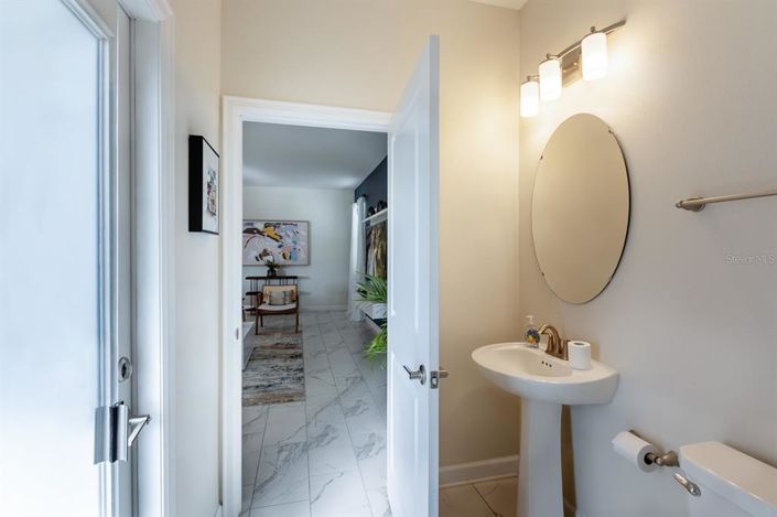 Image No.21-6 Bed Property for sale