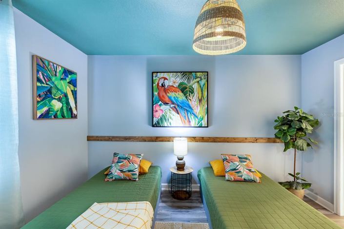 Image No.26-6 Bed Property for sale