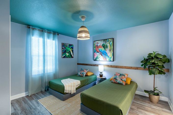 Image No.27-6 Bed Property for sale