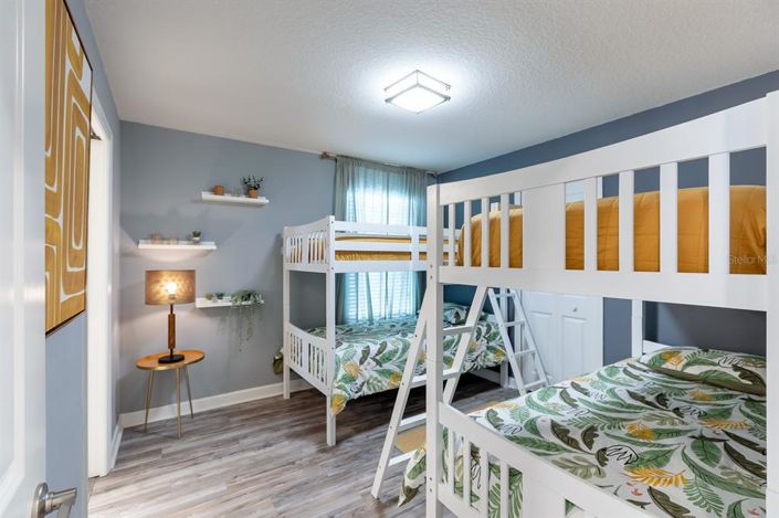 Image No.29-6 Bed Property for sale