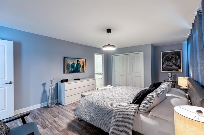 Image No.33-6 Bed Property for sale