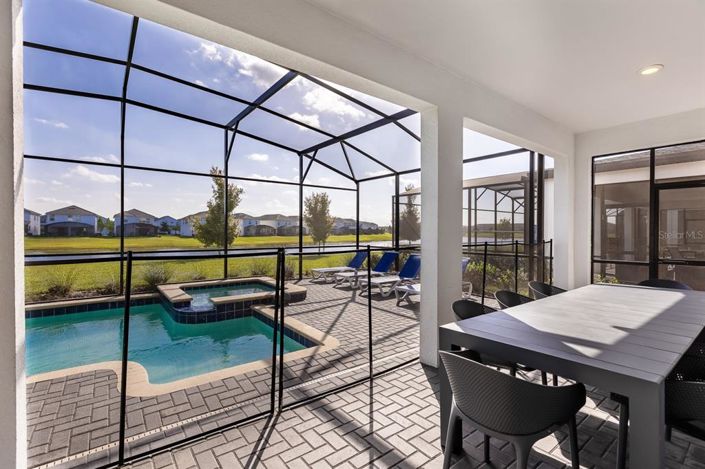 Image No.42-6 Bed Property for sale