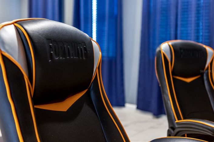 Image No.55-6 Bed Property for sale