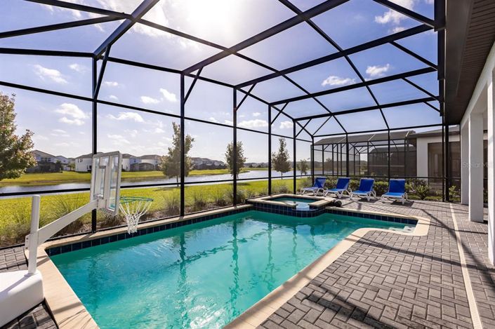 Image No.9-6 Bed Property for sale