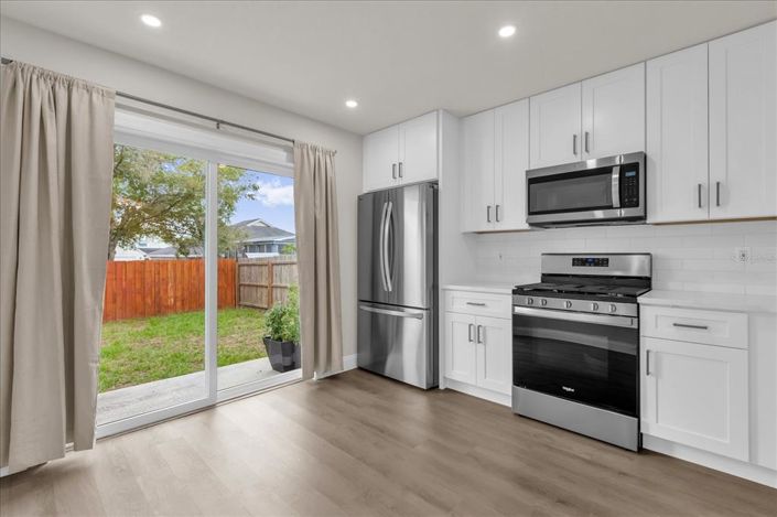 Image No.3-3 Bed Property for sale