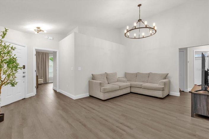 Image No.6-3 Bed Property for sale