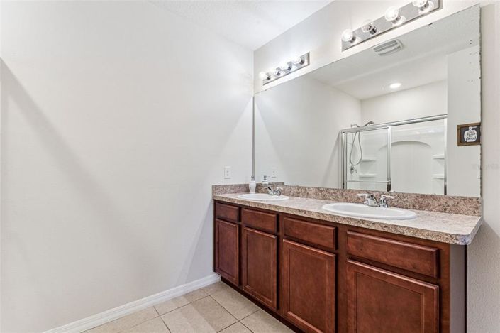 Image No.18-3 Bed Property for sale