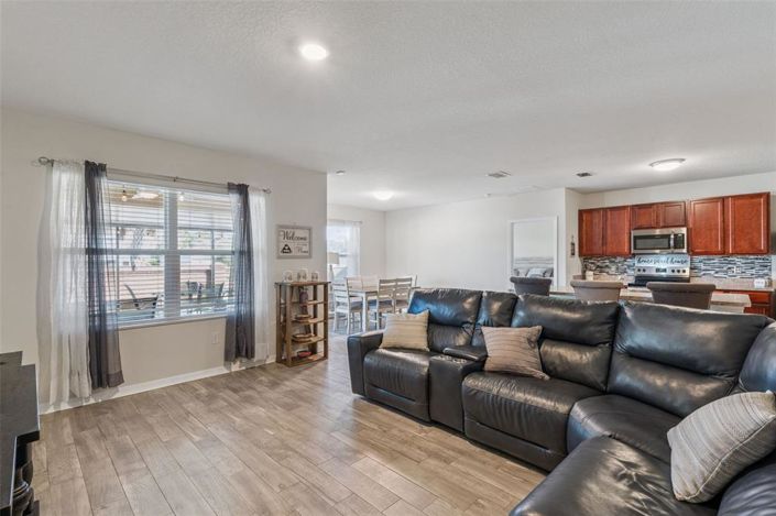 Image No.3-3 Bed Property for sale