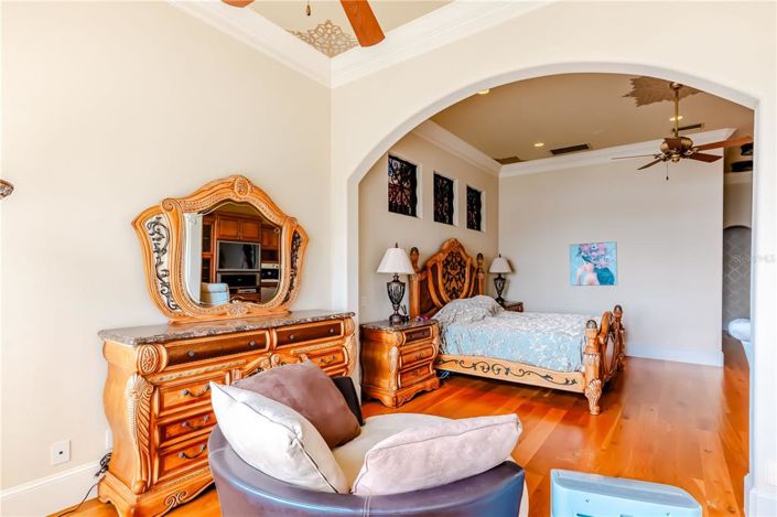 Image No.35-4 Bed Property for sale