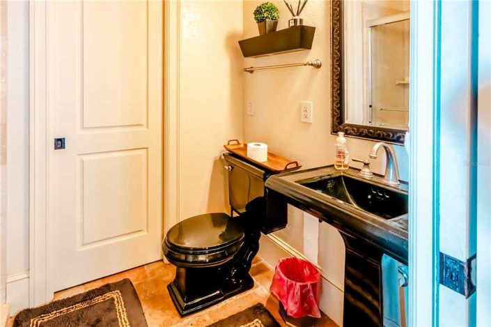 Image No.37-4 Bed Property for sale