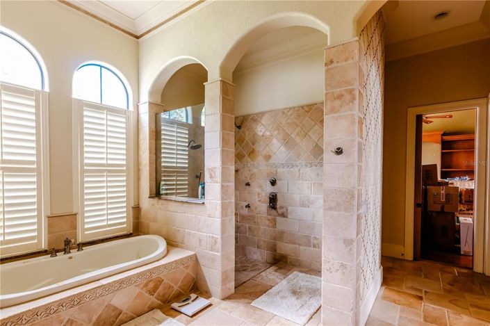 Image No.6-4 Bed Property for sale