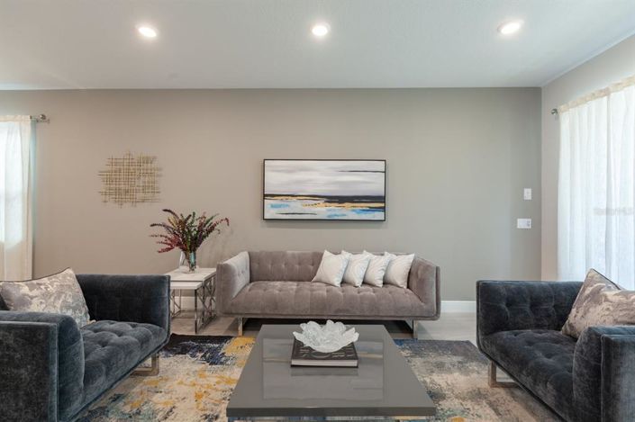 Image No.12-6 Bed Property for sale