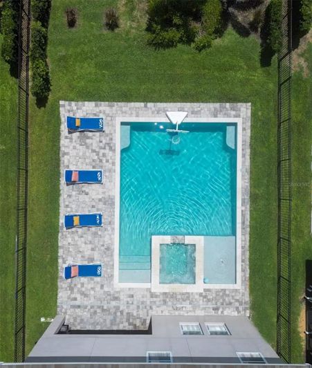 Image No.17-6 Bed Property for sale