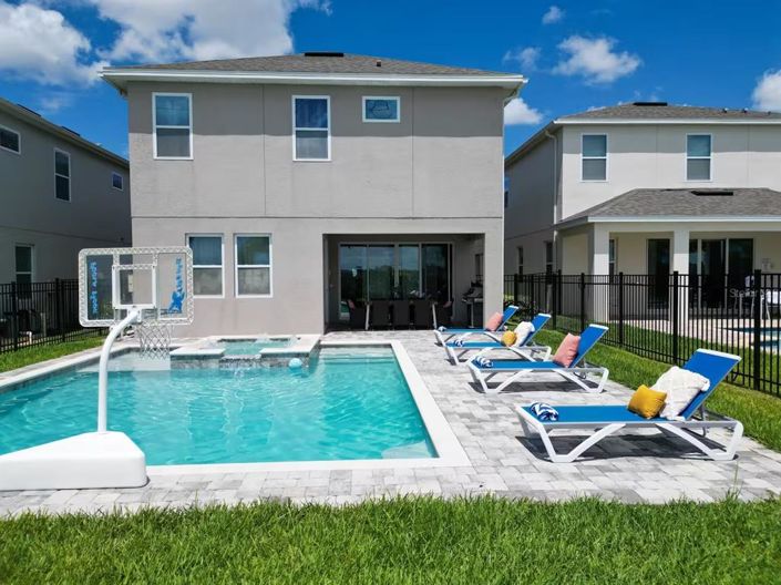 Image No.19-6 Bed Property for sale